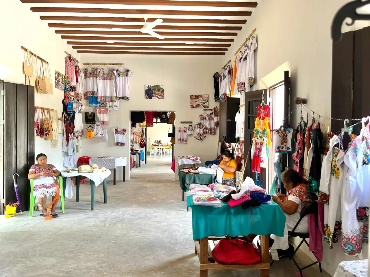 Visit the artisans at Tixhualactun Yucatan — Casas en Valladolid